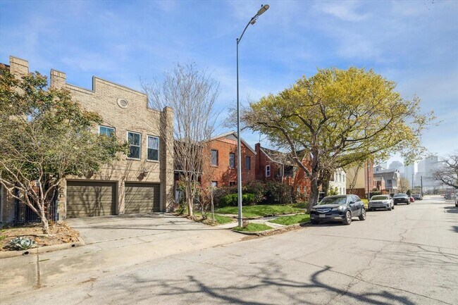 Foto del edificio - 420 W Saulnier St