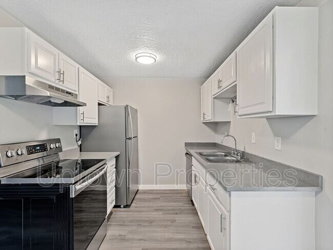 Foto del edificio - 6834 N Richmond Ave