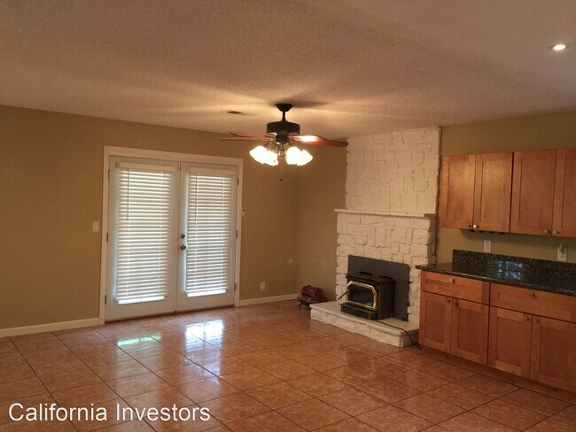 Building Photo - 3 br, 2 bath House - 6379 Edgewood Way
