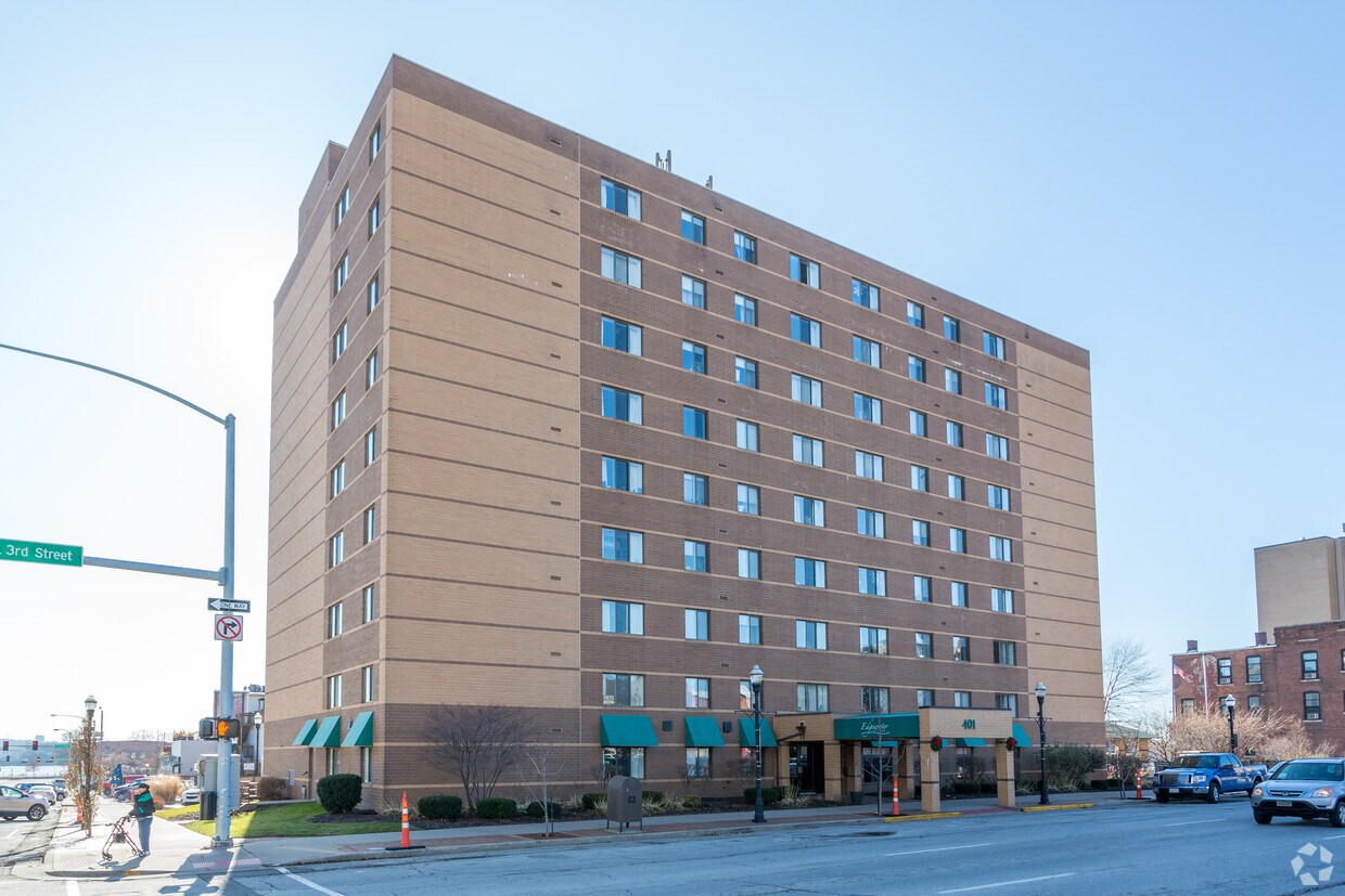 Foto del edificio - Lend a Hand Apartments