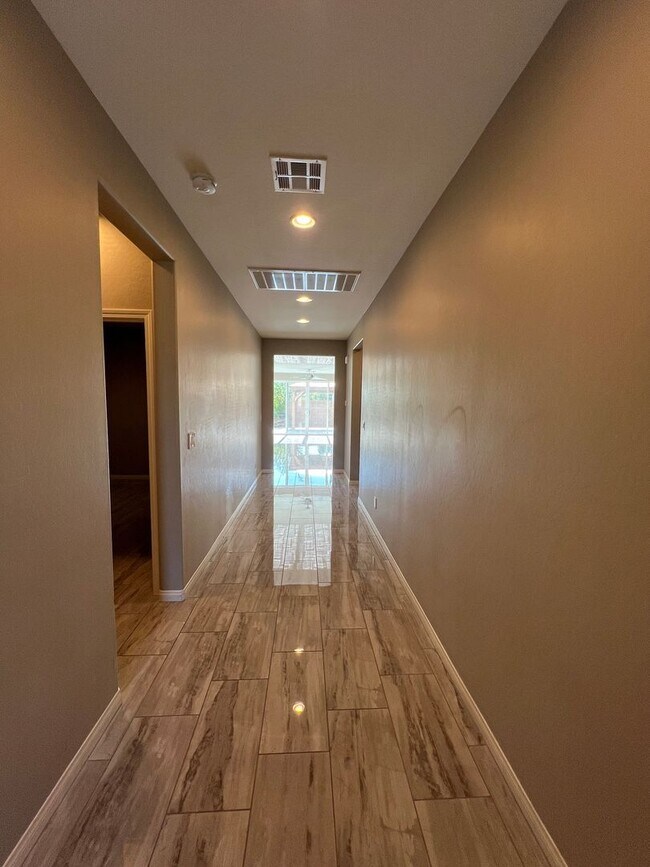 Foto del edificio - Truly Fabulous 3 Bed 2 Bath One Story Home!