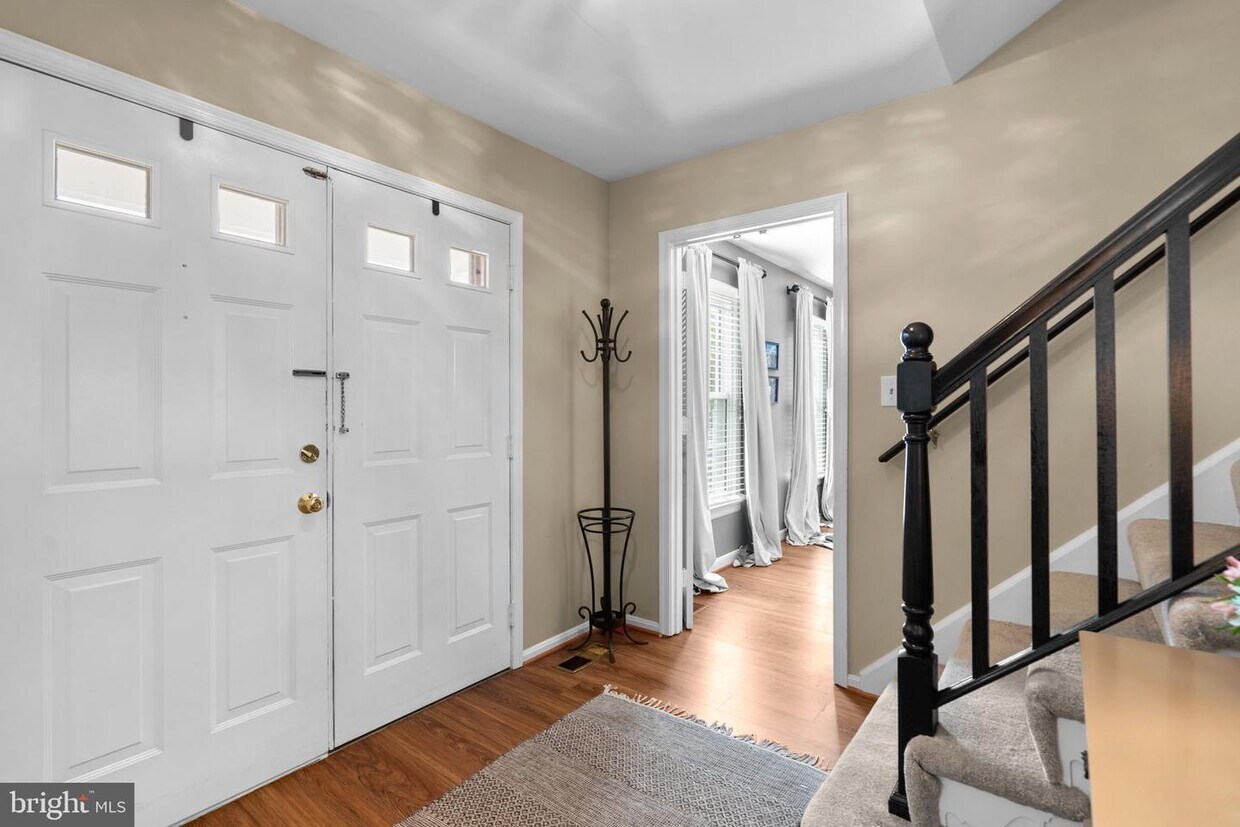 7932 Lake Pleasant Dr, Springfield, VA 22153 House Rental in