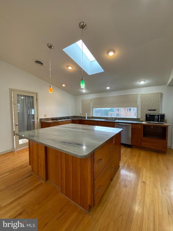 Foto del edificio - 1030 Georgia Ave