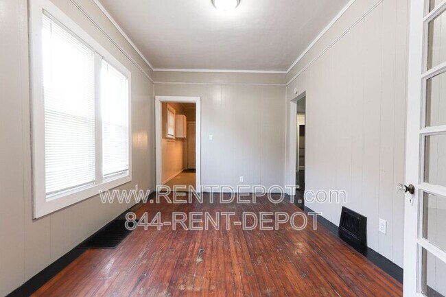 Building Photo - 21 E Tennessee St