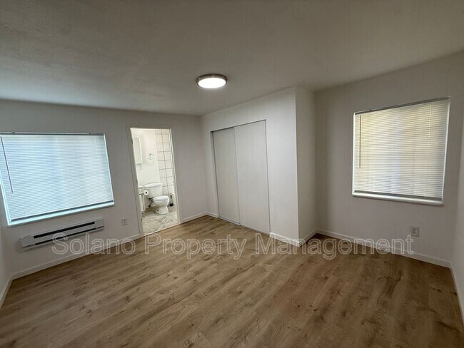 Foto del edificio - 4479 Walters Rd