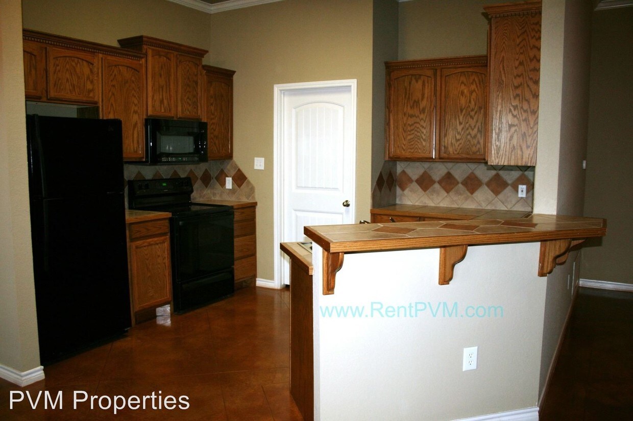 Primary Photo - 3157 Breton St
