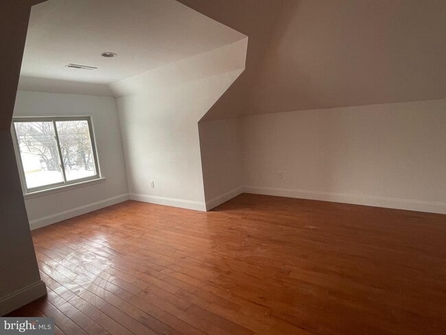 Foto del edificio - 106 W Camden Ave