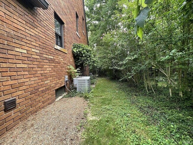 Foto del edificio - 611 S Eagleson Ave