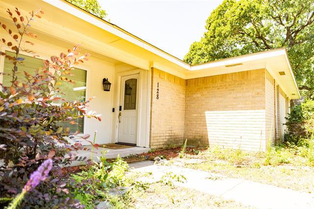 Building Photo - 128 Greenwood Ct