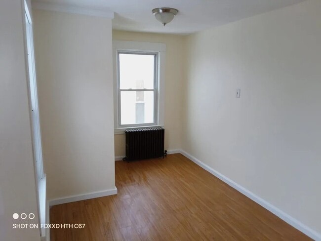 Building Photo - 112 Ash St