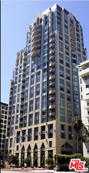 Foto del edificio - 10727 Wilshire Blvd