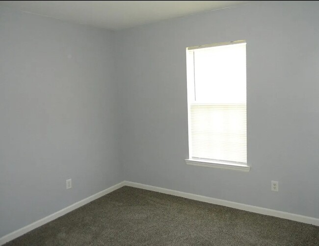 Foto del edificio - 2703 Blossom Dr