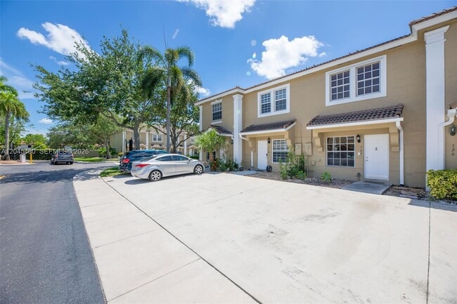 Foto del edificio - 728 SW 122nd Ave