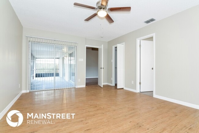 Building Photo - 13210 Silvercreek Dr