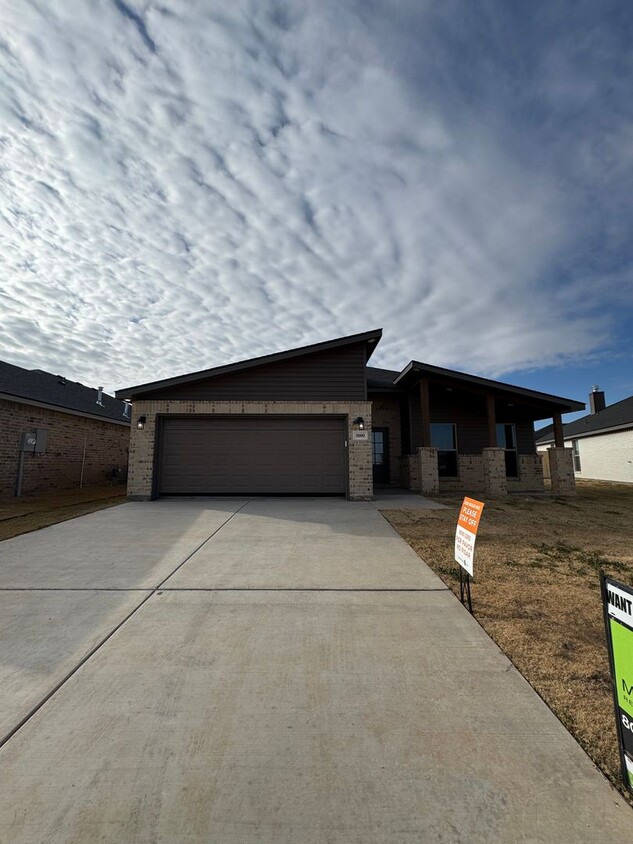 Foto principal - New Build in HOMESTEAD!!!! West Plains Hig...