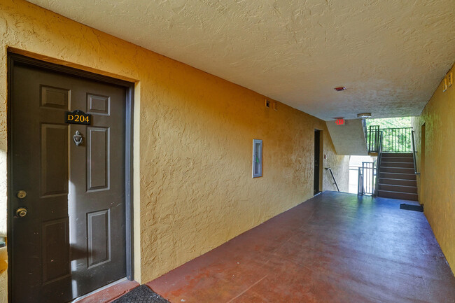 Foto del edificio - 4015 W McNab Rd