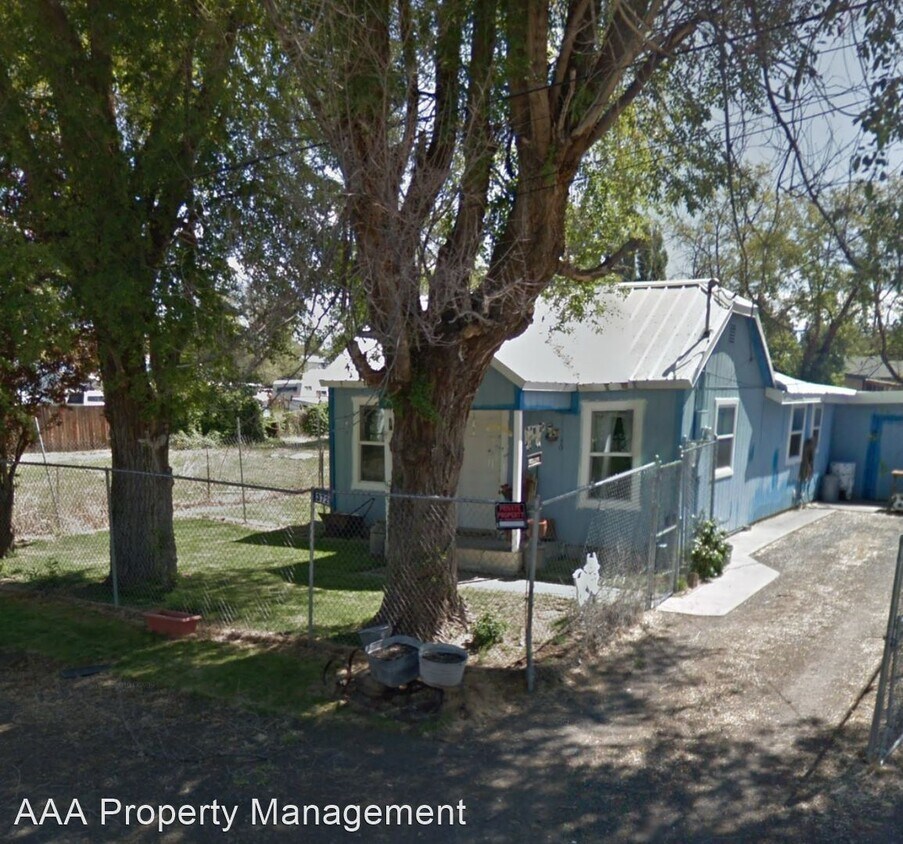 2 br, 1 bath House 3721 Emerald St. House Rental in Klamath Falls