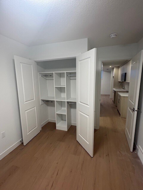 Photo du bâtiment - One Bed One Bath Basement Unit
