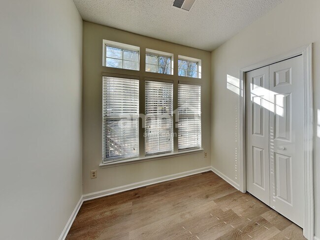 Foto del edificio - 12006 Mallard Ridge Dr