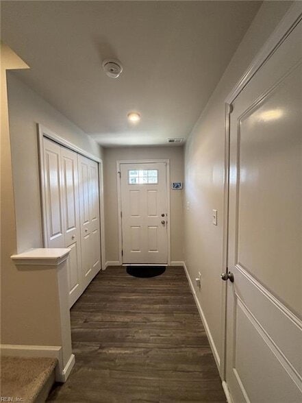 Building Photo - 2027 Petersen Way