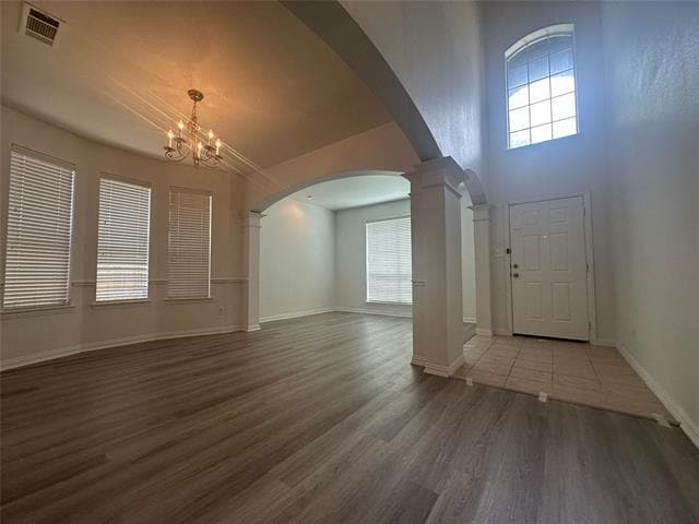 Building Photo - 4001 3 Oaks Dr