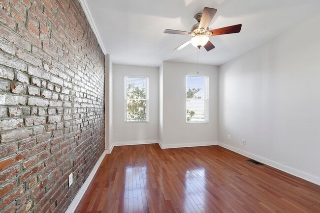 1 Month Free Rent for a Lease Start by 10/... - 1 Month Free Rent for a Lease Start by 10/... House