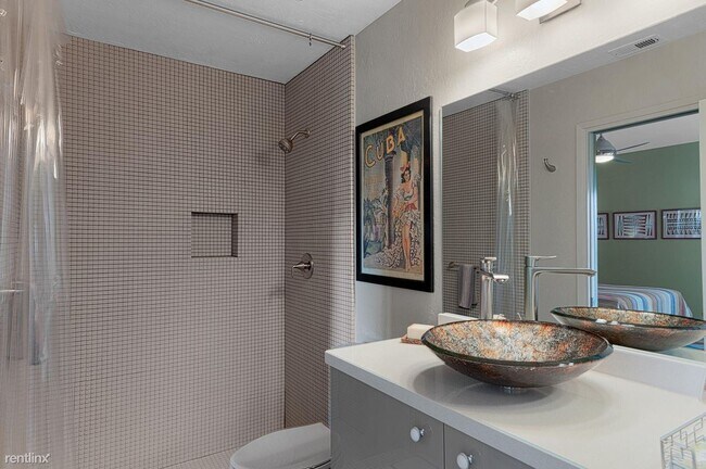 Foto del edificio - 2 br, 2 bath House - 1368 Primavera Dr E