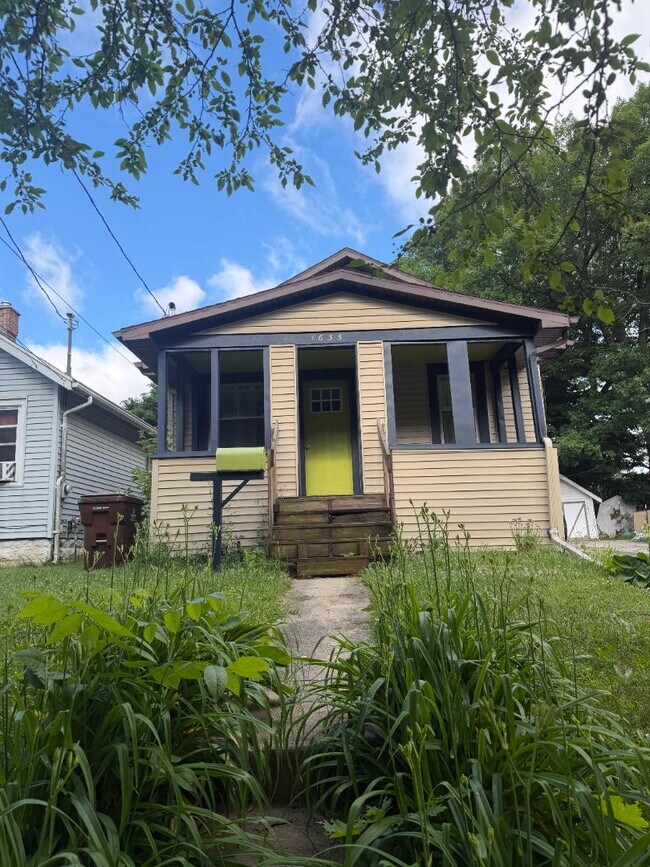 Foto del edificio - 1635 Indiana Ave