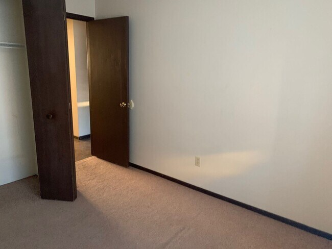 Building Photo - 25 Southwinds Cir