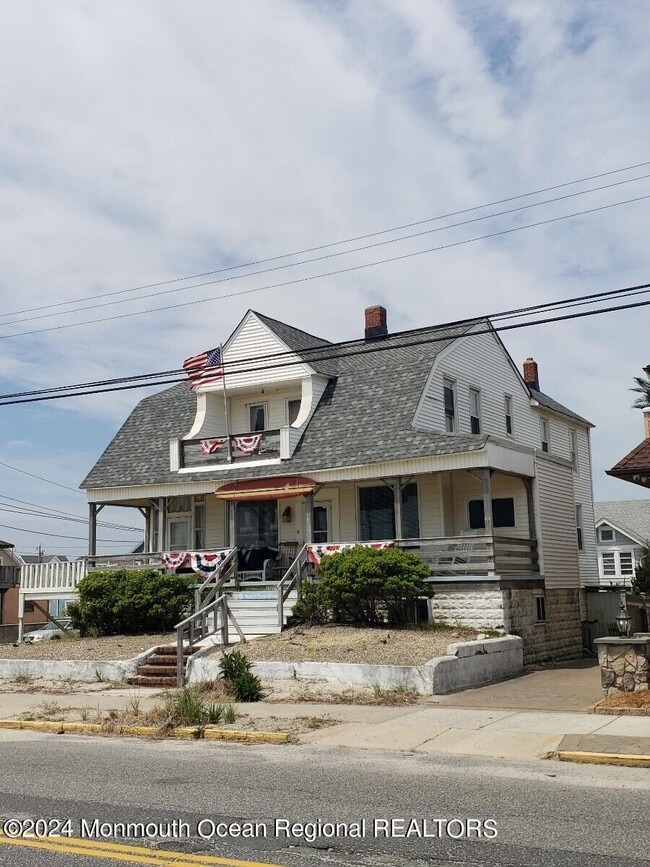 Building Photo - 301 N Ocean Ave