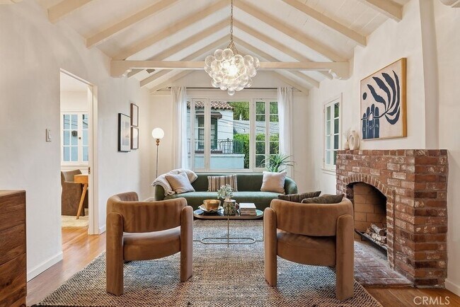 Foto del edificio - 6182 Glen Oak St