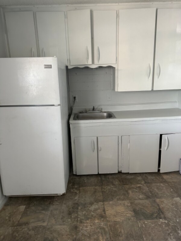 Primary Photo - 1313 Evergreen St