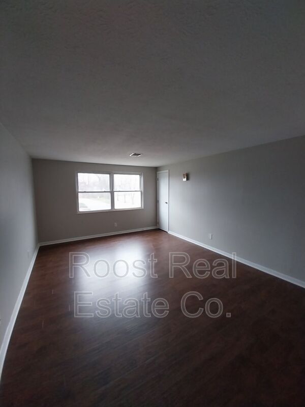 Building Photo - 34 E College Ave