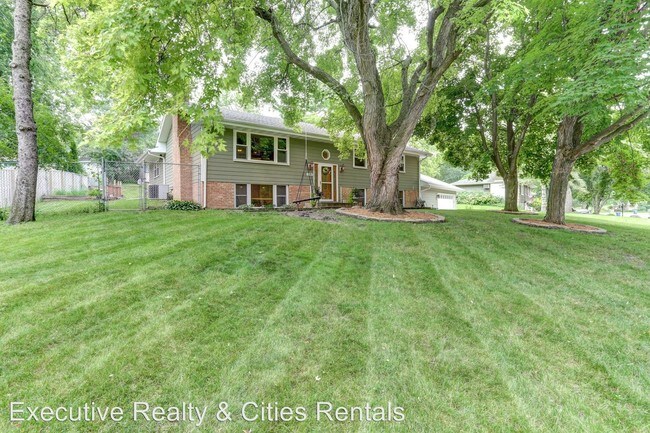 Building Photo - 4 br, 4 bath House - 5545 Woodland Rd