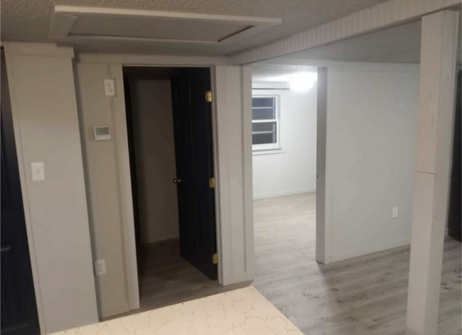 Building Photo - Cozy & Comfy 2 Bed, 1 Bath