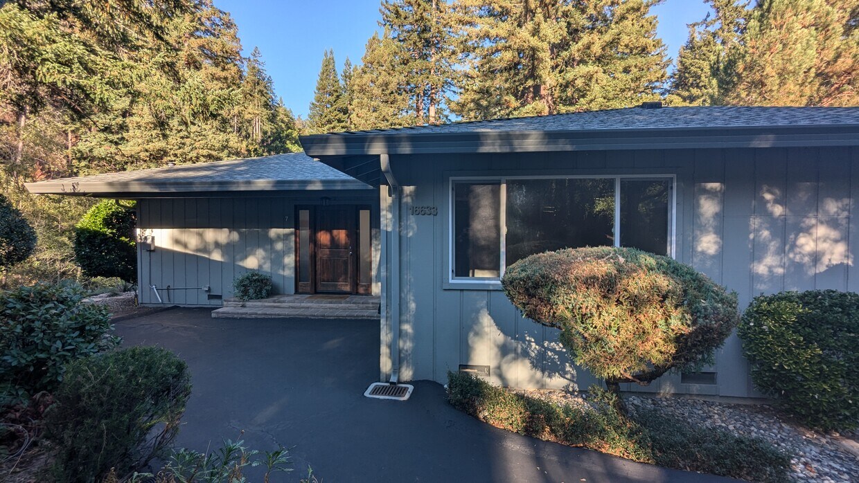 Primary Photo - 16633 Big Basin Way