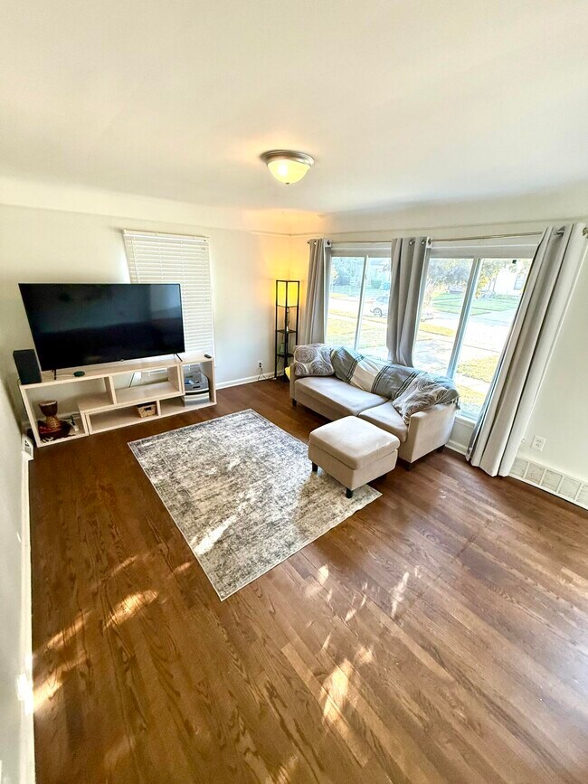 Foto del edificio - 1828 Thomas Ave