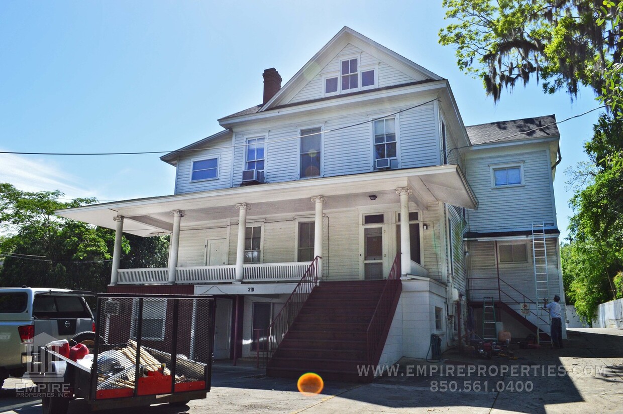 Primary Photo - Charming Midtown Aparment with Wood Floors