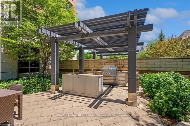 Building Photo - 2379 Central Park Dr