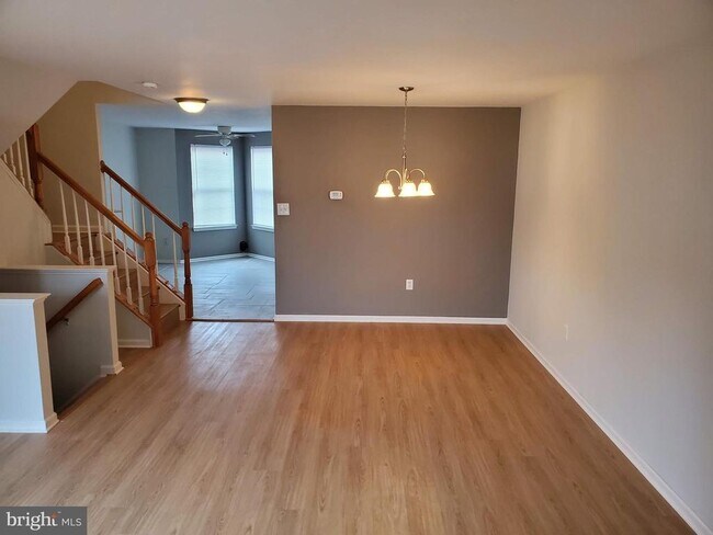 Foto del edificio - 3344 Vineland Pl