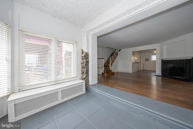 Foto del edificio - 6461 Morris Park Rd