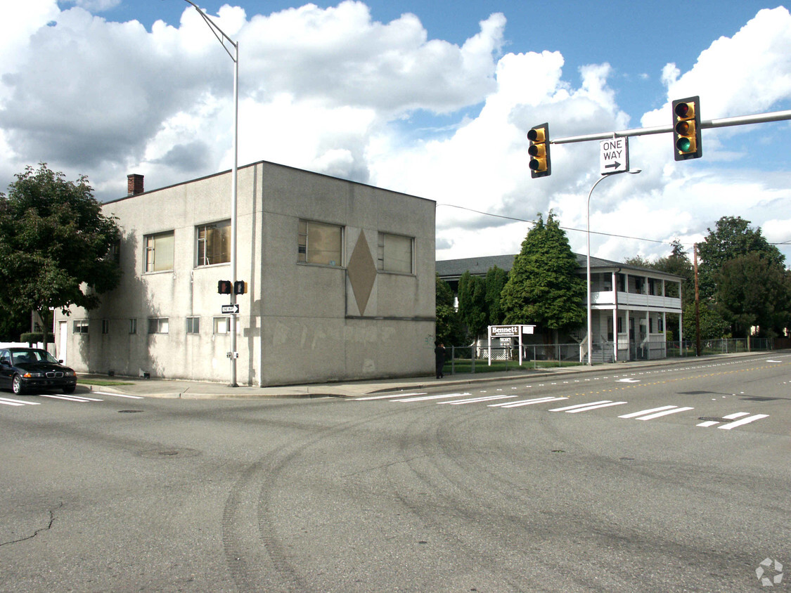 Primary Photo - Bennett Apartments