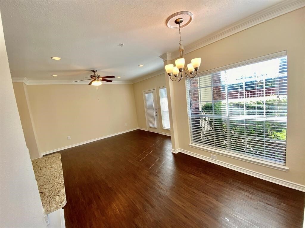 Foto del edificio - 1901 Post Oak Park Dr