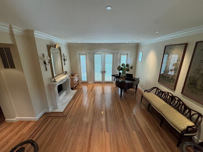 Building Photo - West Hillsborough Home For Rent