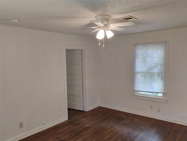 Foto del edificio - 545 Lindsey St