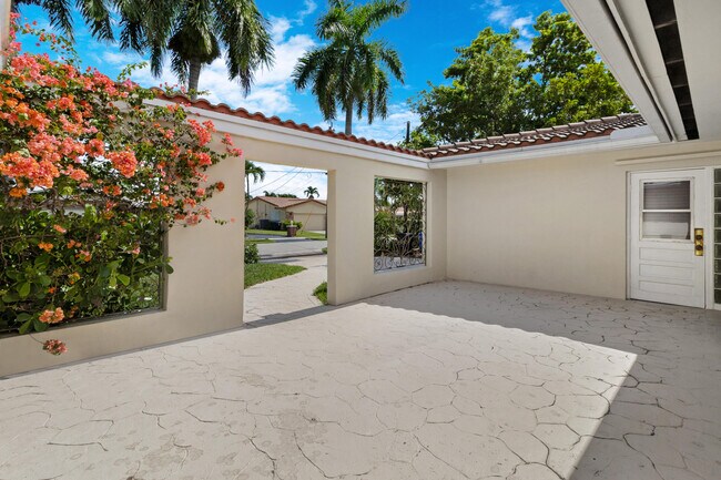 Foto del edificio - 1418 NE 57th Pl