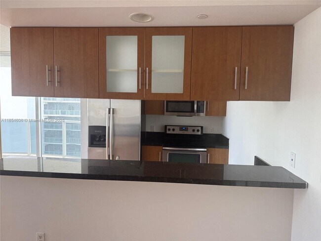 Foto del edificio - 601 NE 23rd St