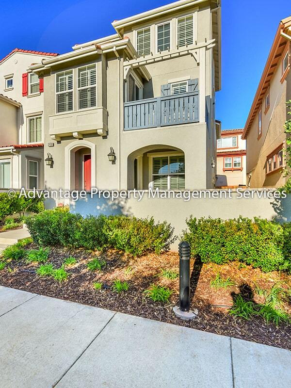 Foto principal - Beautiful 3 bed/3 bath, 1,749 sq ft SFR