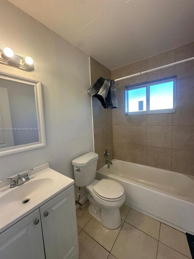 Foto del edificio - 2891 NW 13th Ct