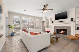 Building Photo - 22007 Crossbrook Dr